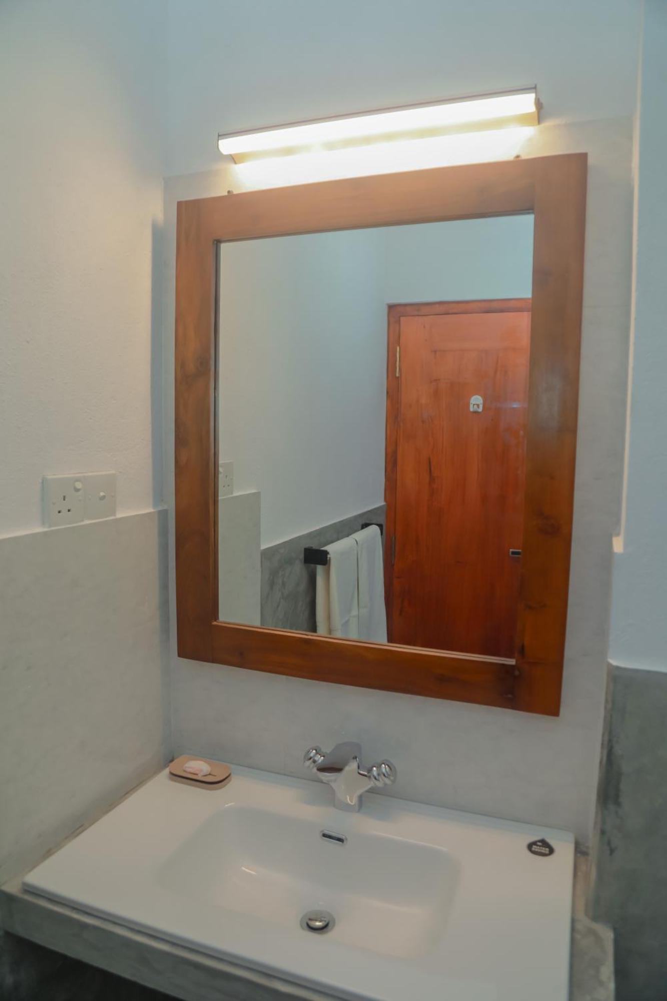 Athithi Villa Hikkaduwa Bagian luar foto