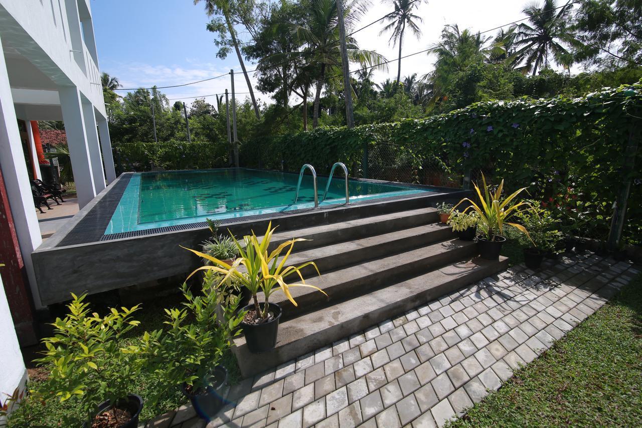 Athithi Villa Hikkaduwa Bagian luar foto