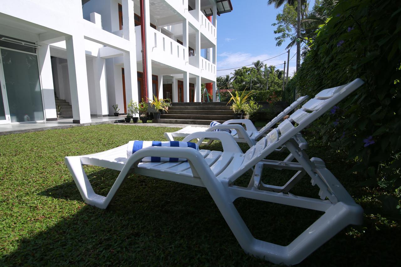 Athithi Villa Hikkaduwa Bagian luar foto